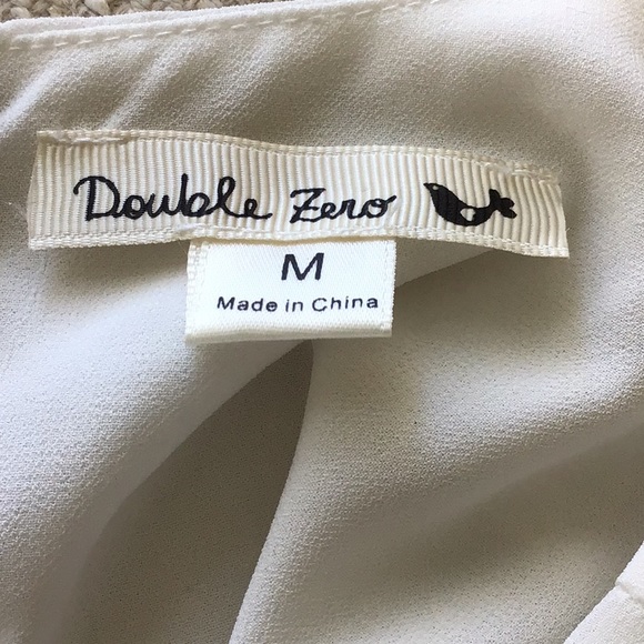 Double Zero Back Button Embroidered Cuff White Top - Picture 4 of 5